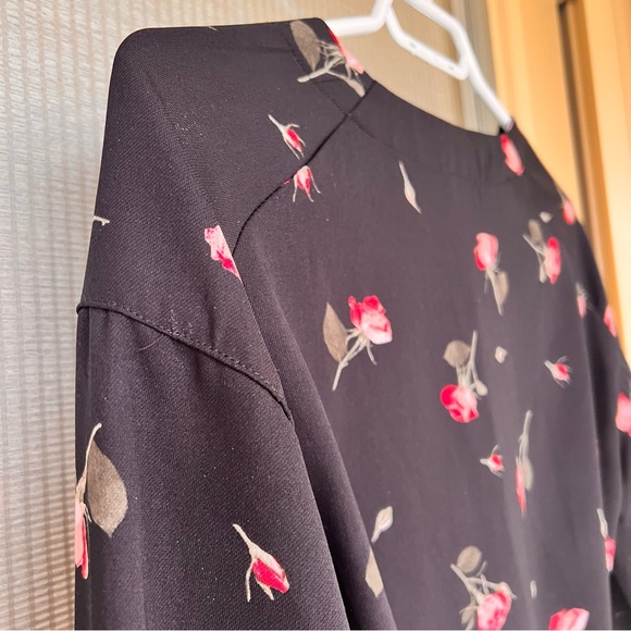Dynamite Black Floral Button Down Wrap Dress V Neck Long Sleeves NWT Size S - Picture 6 of 17